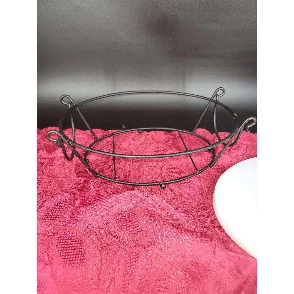 Temp-tations Baker 1.5 QT Toile Red Cream Oval Casserole Dish Lid Rack EUC Flora